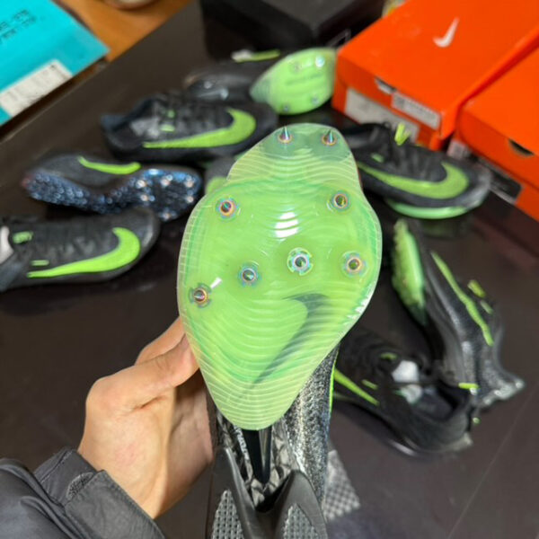 3F0A7ABF-86A2-4C5C-8FF3-03E662C736B9 Nike viperfly a speed weapon