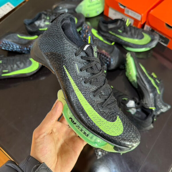91DDDB1D-3CE7-428A-B845-A5061595BFD5 Nike viperfly a speed weapon